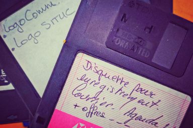 Anciennes disquettes notées "Logo Comm d'agglo, Logo Situc" - Agrandir l'image, fenêtre modale